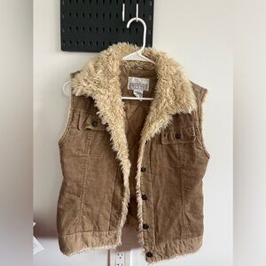 Faux fur vest! Corduroy outer